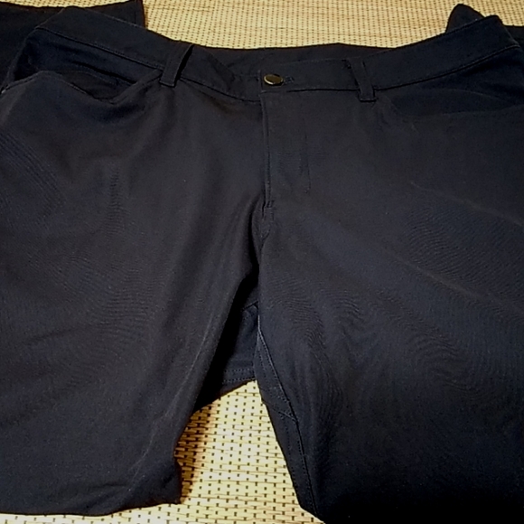 Lululemon ABC Classic Black Pants Sz 34 - Picture 3 of 8